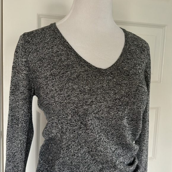 Active Basic Lightweight Grey Knit Vneck Sweater Size Small 100% Cotton - Picture 2 of 6